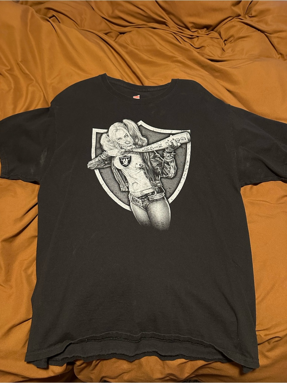 Raiders Short-Sleeve Men’s T-Shirt - with Harley Quinn Classic Crew Neck